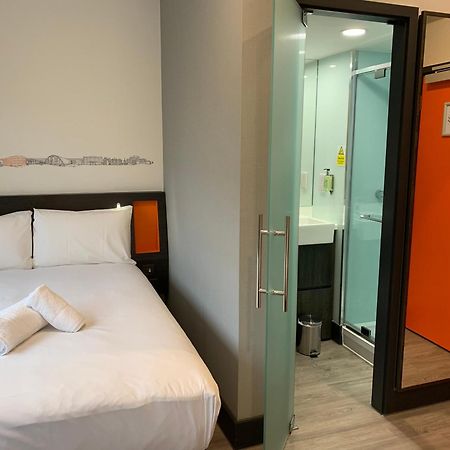 Easyhotel Milton Keynes Bagian luar foto