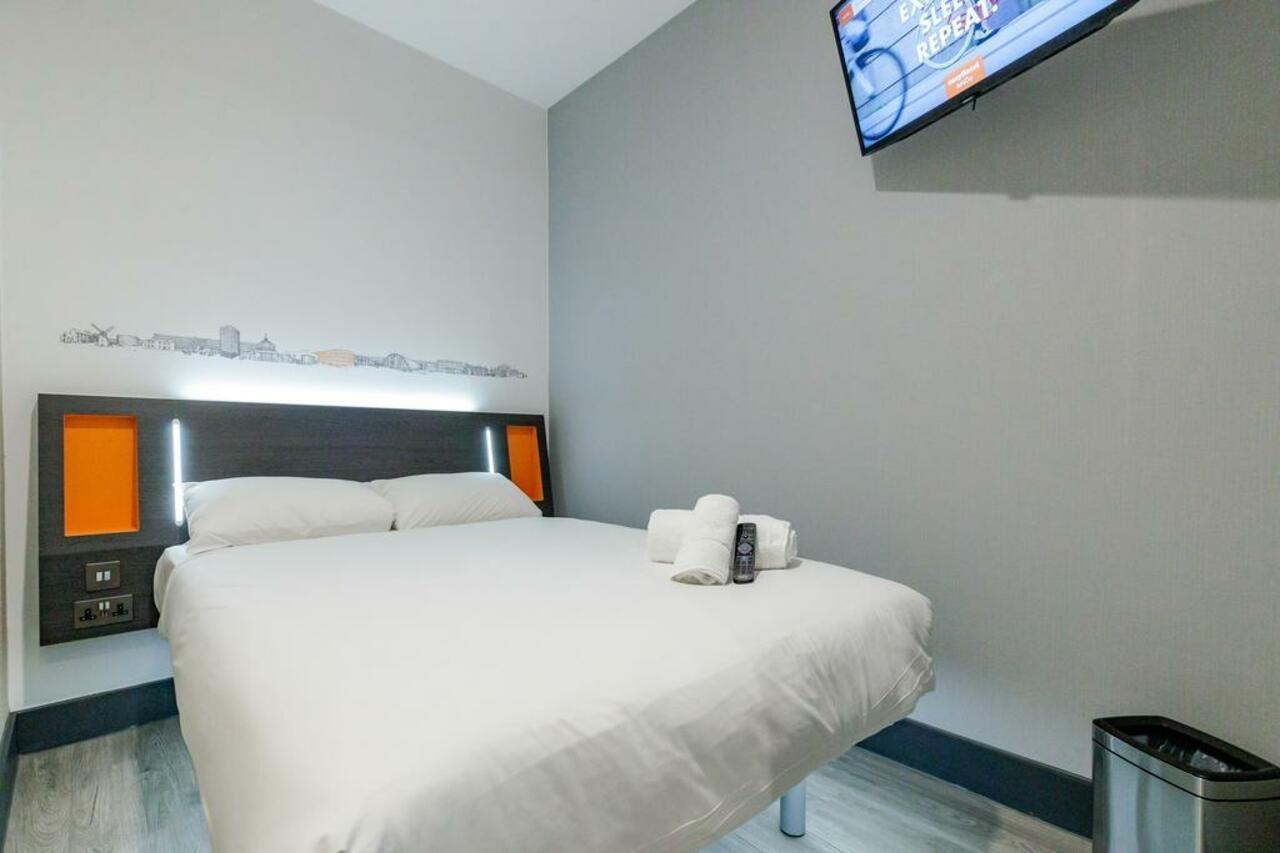 Easyhotel Milton Keynes Bagian luar foto