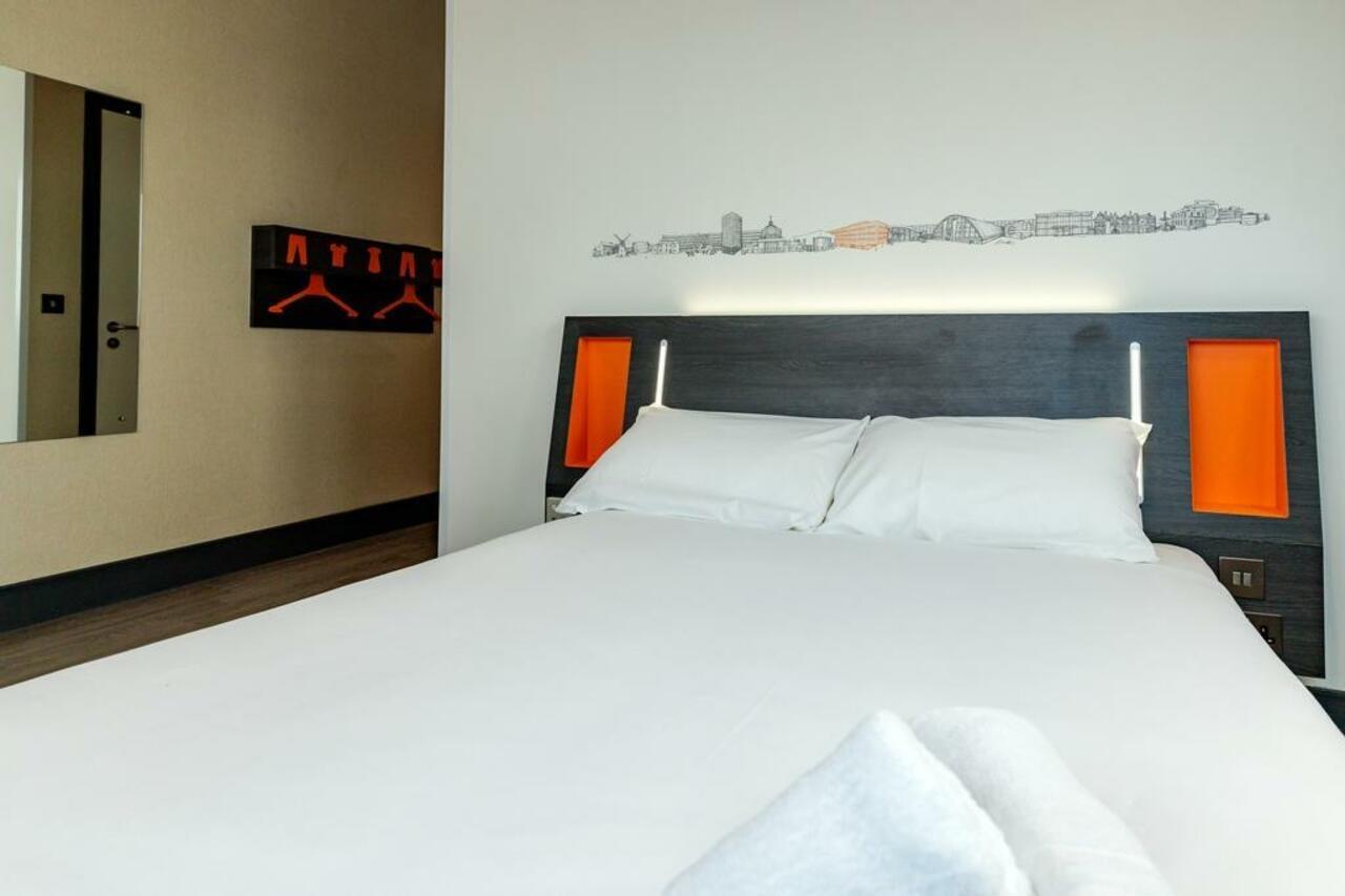 Easyhotel Milton Keynes Bagian luar foto
