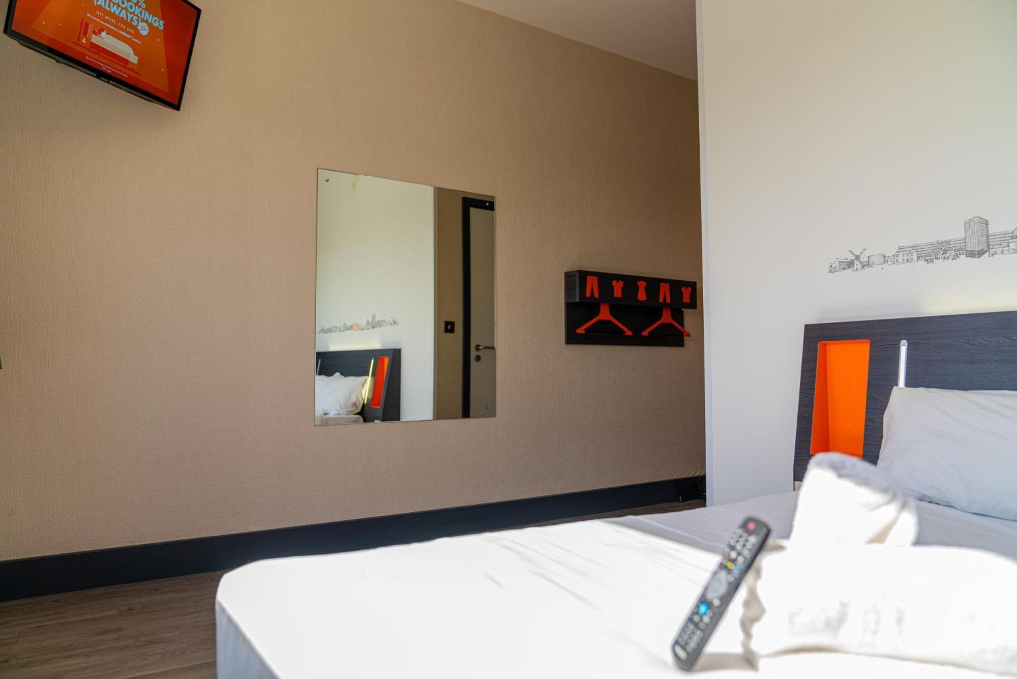 Easyhotel Milton Keynes Bagian luar foto