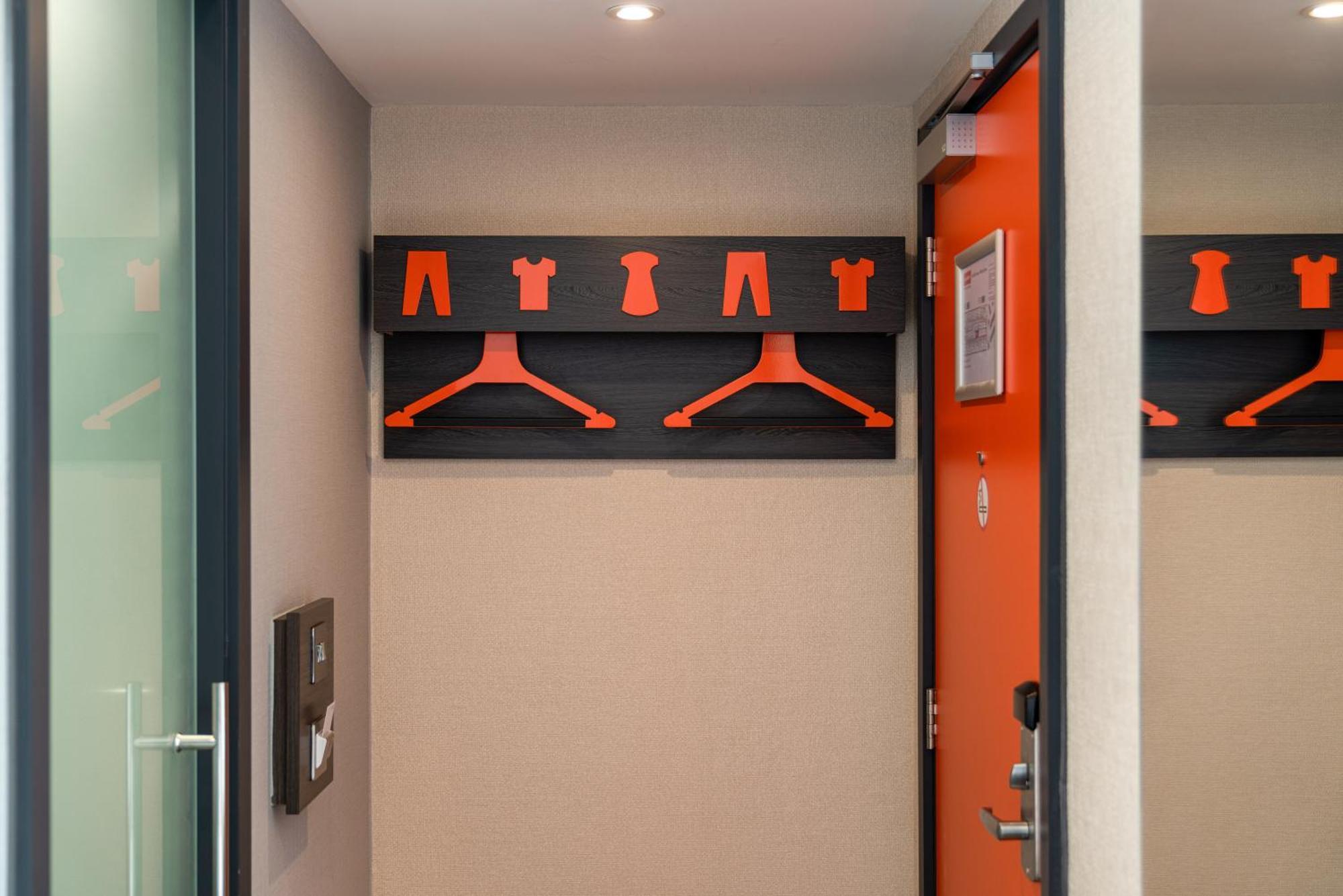 Easyhotel Milton Keynes Bagian luar foto