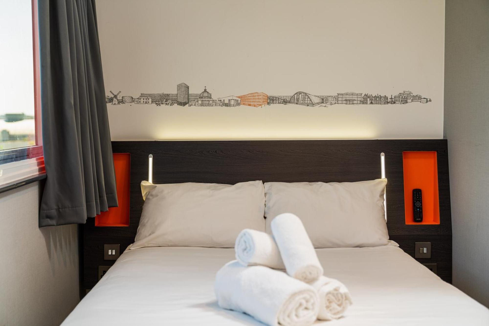 Easyhotel Milton Keynes Bagian luar foto