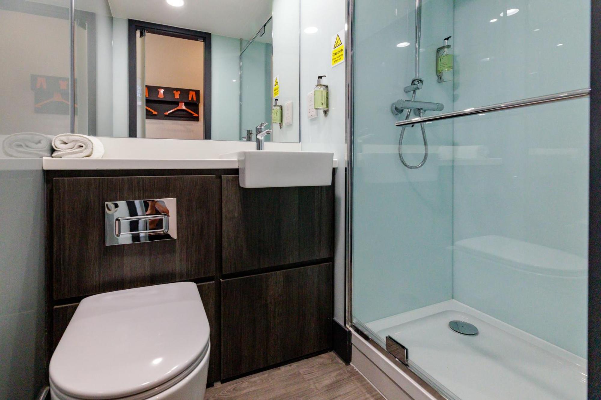 Easyhotel Milton Keynes Bagian luar foto