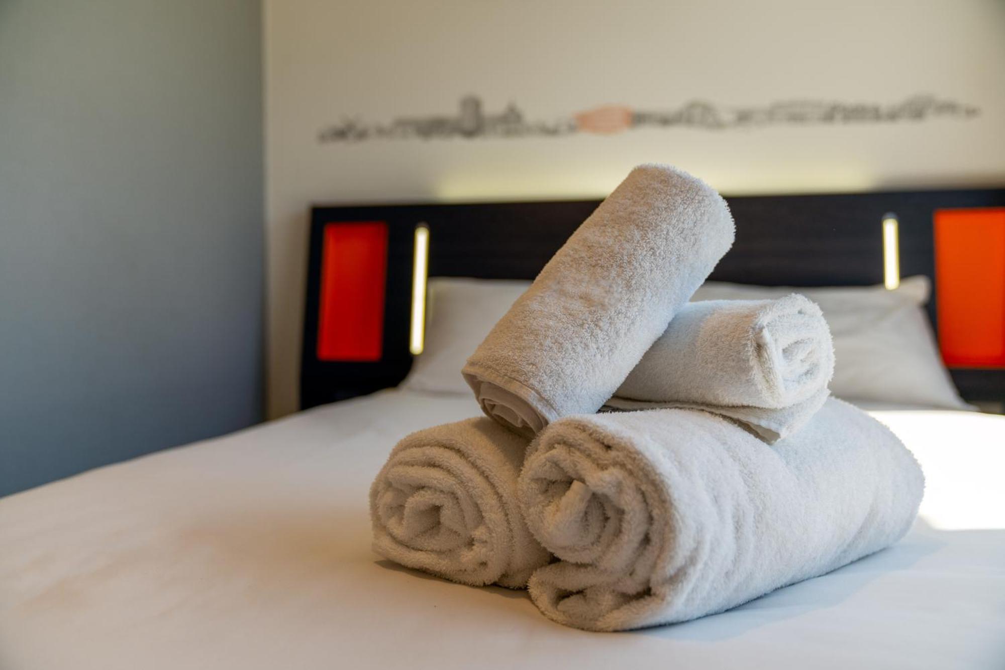 Easyhotel Milton Keynes Ruang foto