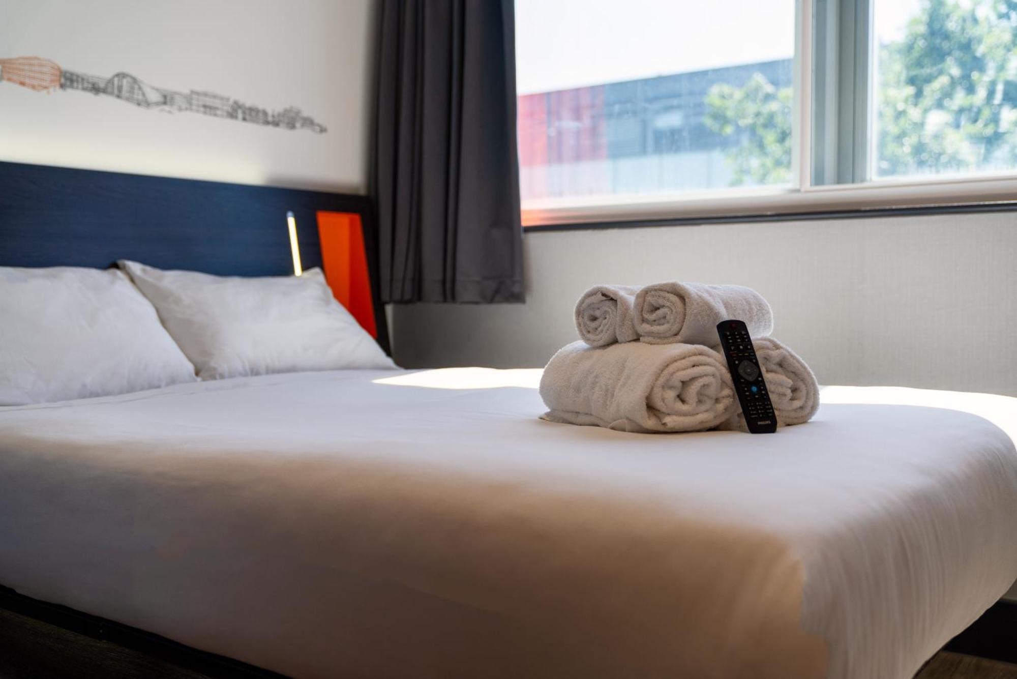Easyhotel Milton Keynes Ruang foto