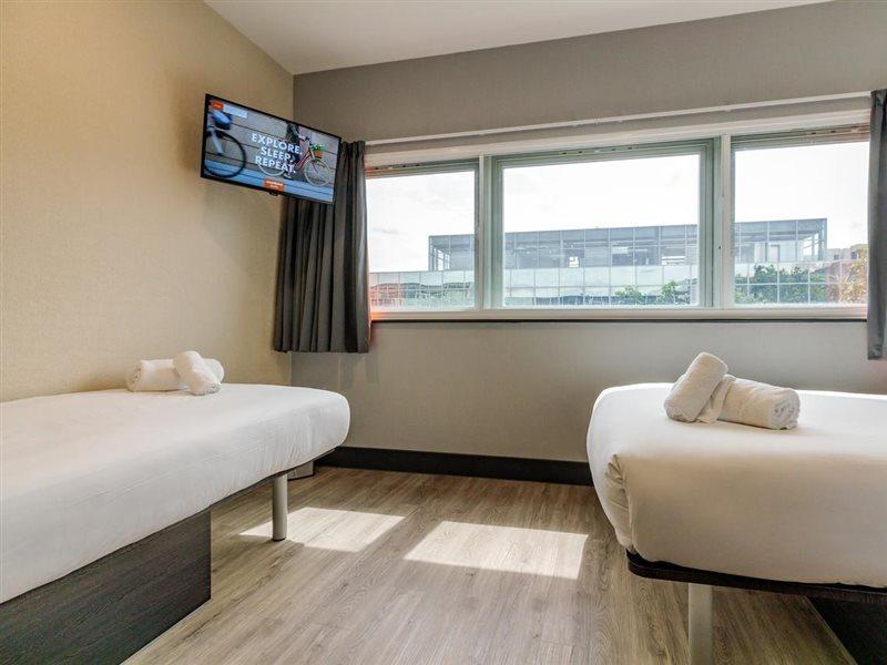Easyhotel Milton Keynes Bagian luar foto